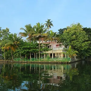 orchid-lake-view-homestay.hotels-alappuzha.com/